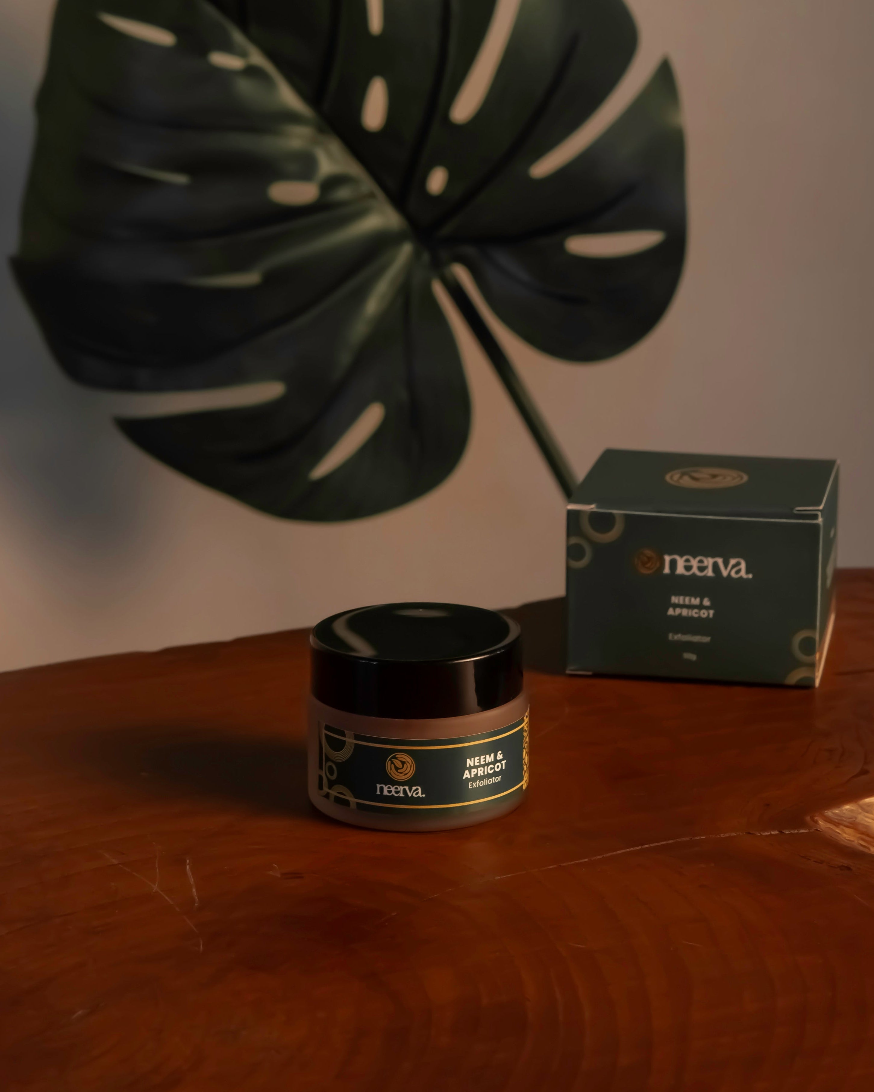 Neem Scrub with Apricot Exfoliants
